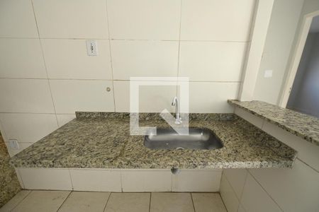 Cozinha de casa de condomínio para alugar com 2 quartos, 62m² em Jardim Europa, Goiânia