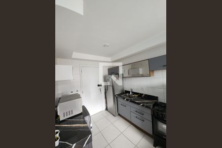 Cozinha de apartamento para alugar com 1 quarto, 28m² em Vila Romana, São Paulo