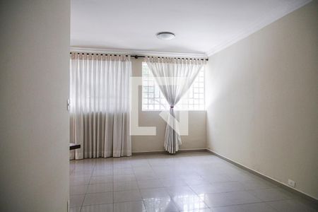 Sala de casa à venda com 3 quartos, 230m² em Campo Belo, São Paulo