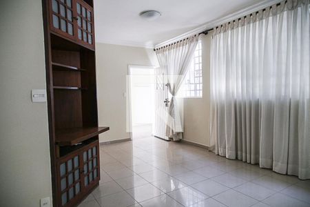 Sala de casa à venda com 3 quartos, 230m² em Campo Belo, São Paulo