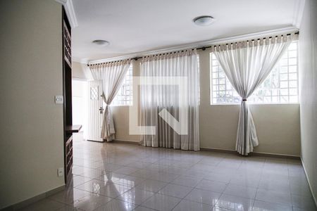 Sala de casa à venda com 3 quartos, 230m² em Campo Belo, São Paulo