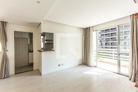 Sala de apartamento para alugar com 2 quartos, 75m² em Indianópolis, São Paulo