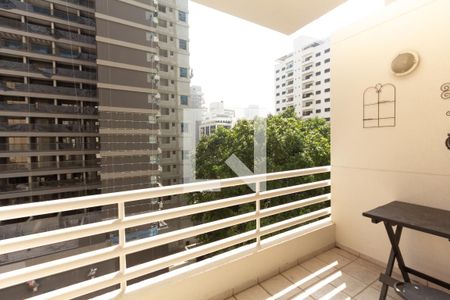 Varanda de apartamento para alugar com 2 quartos, 75m² em Indianópolis, São Paulo