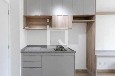 Cozinha de kitnet/studio para alugar com 1 quarto, 28m² em Campo Belo, São Paulo