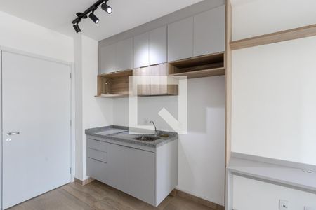 Cozinha de kitnet/studio para alugar com 1 quarto, 28m² em Campo Belo, São Paulo