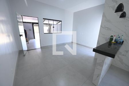 Sala de casa para alugar com 2 quartos, 70m² em Residencial Recanto do Bosque, Goiânia