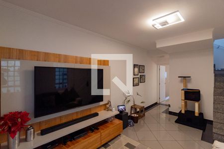 Sala de estar de casa à venda com 3 quartos, 145m² em Jardim Prudencia, São Paulo