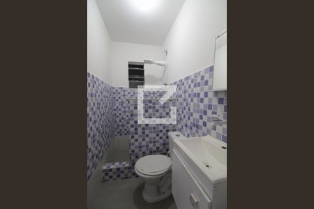Banheiro de apartamento para alugar com 1 quarto, 25m² em Freguesia de Jacarepaguá, Rio de Janeiro