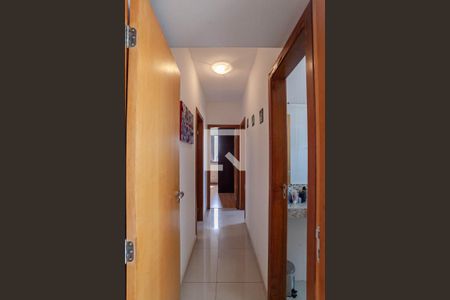 Corredor de apartamento à venda com 3 quartos, 71m² em Alto Barroca, Belo Horizonte