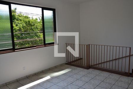 Sala de casa para alugar com 2 quartos, 77m² em Santa Paula, São Caetano do Sul