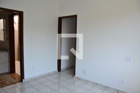 Sala de casa para alugar com 2 quartos, 77m² em Santa Paula, São Caetano do Sul