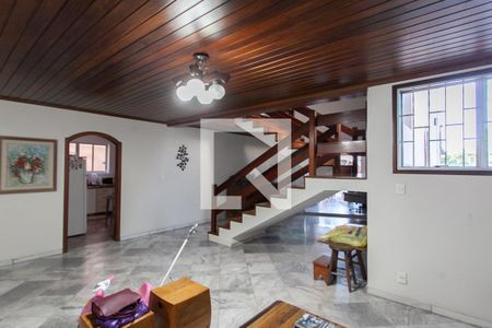 Sala 1 de casa à venda com 6 quartos, 310m² em São José, Belo Horizonte