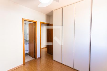 Suíte de apartamento para alugar com 2 quartos, 77m² em Santo Antônio, Belo Horizonte