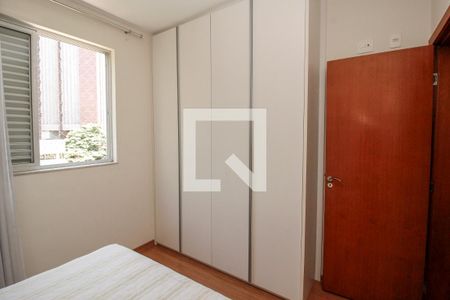 Quarto 1 de apartamento à venda com 2 quartos, 77m² em Santo Antônio, Belo Horizonte
