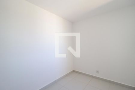 Quarto 1 de apartamento para alugar com 2 quartos, 58m² em Novo Mundo, Uberlândia