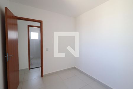 Quarto 1 de apartamento para alugar com 2 quartos, 58m² em Novo Mundo, Uberlândia