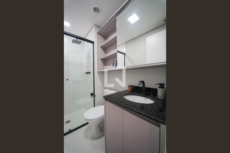 Banheiro de kitnet/studio para alugar com 1 quarto, 18m² em Perdizes, São Paulo