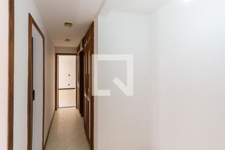 Corredor de apartamento à venda com 3 quartos, 134m² em Vila Isabel, Rio de Janeiro