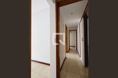 Corredor  de apartamento à venda com 3 quartos, 169m² em Freguesia (jacarepaguá), Rio de Janeiro