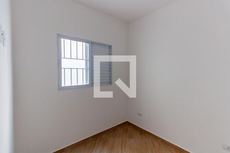 Quarto 2 de apartamento para alugar com 2 quartos, 45m² em Vila Santa Virginia, São Paulo