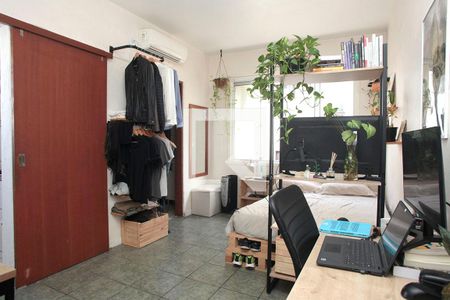 Studio Sala de apartamento à venda com 1 quarto, 24m² em Floresta, Porto Alegre