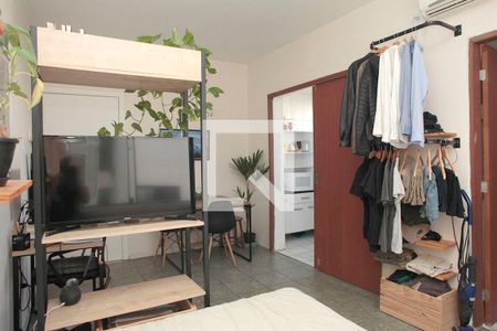 Studio Quarto de apartamento à venda com 1 quarto, 24m² em Floresta, Porto Alegre