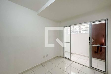 Quarto 1 de casa para alugar com 2 quartos, 90m² em Vila Celeste, São Paulo