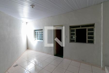 Sala de casa de condomínio para alugar com 2 quartos, 43m² em Lagoinha, Belo Horizonte