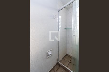 Banheiro de apartamento à venda com 1 quarto, 45m² em Cristal, Porto Alegre