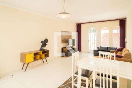 Casa à venda com 179m², 4 quartos e 2 vagasSala