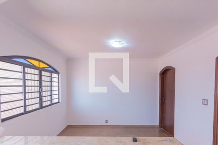 Sala de casa para alugar com 3 quartos, 180m² em Parque da Figueira, Campinas