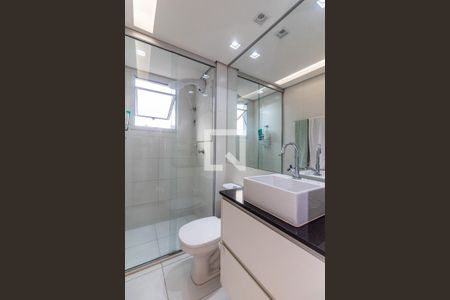 Banheiro de apartamento à venda com 3 quartos, 80m² em Ipiranga, Belo Horizonte