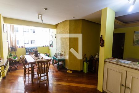 Sala 1 de apartamento à venda com 4 quartos, 118m² em Sagrada Família, Belo Horizonte