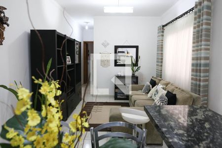 Casa à venda com 63m², 2 quartos e 2 vagasSala