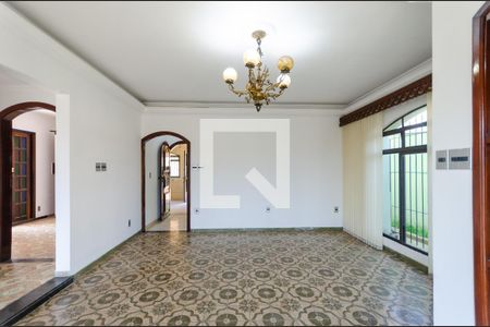 Sala de casa para alugar com 5 quartos, 300m² em Piqueri, São Paulo