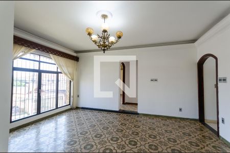 Sala de casa para alugar com 5 quartos, 300m² em Piqueri, São Paulo