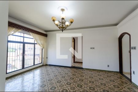 Sala de casa para alugar com 6 quartos, 300m² em Piqueri, São Paulo