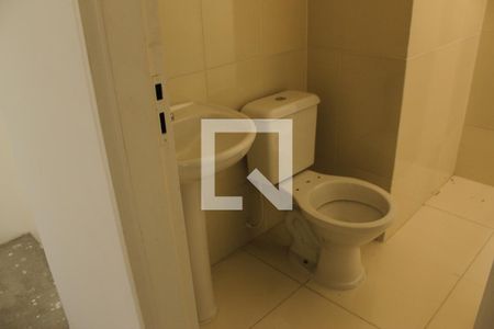 Banheiro de casa de condomínio à venda com 2 quartos, 54m² em Jardim Ubirajara, São Paulo