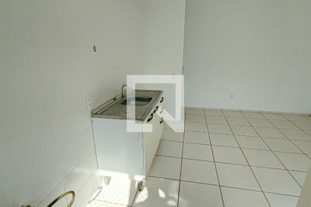 cozinha e area de serviço de apartamento para alugar com 2 quartos, 42m² em Curicica, Rio de Janeiro