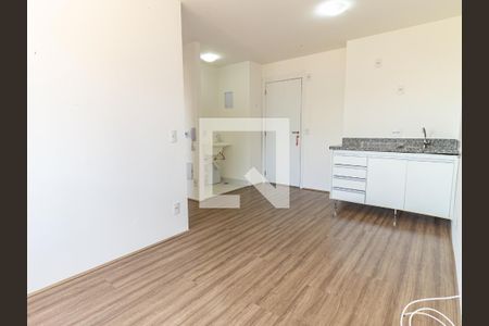 Sala/Cozinha de apartamento para alugar com 2 quartos, 37m² em Quarta Parada, São Paulo