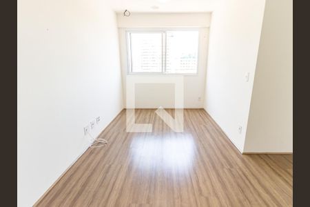 Sala/Cozinha de apartamento para alugar com 2 quartos, 37m² em Quarta Parada, São Paulo