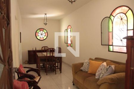 Sala de casa à venda com 4 quartos, 180m² em Paquetá, Belo Horizonte