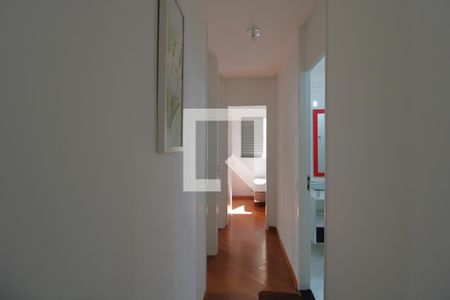 Corredor de apartamento para alugar com 3 quartos, 64m² em Vila Sofia, São Paulo