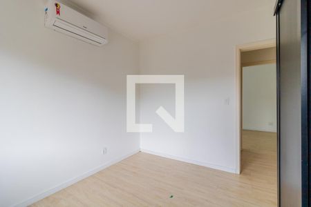 Quarto de apartamento à venda com 1 quarto, 40m² em Medianeira, Porto Alegre
