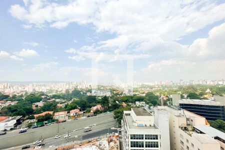 Sala/Vista de apartamento à venda com 3 quartos, 160m² em Pinheiros, São Paulo