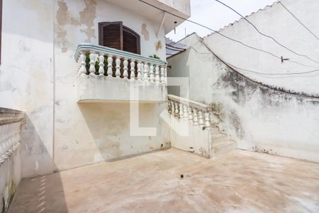 Quintal de casa à venda com 4 quartos, 179m² em Jardim Roberto, Osasco