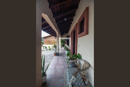 Casa à venda com 238m², 4 quartos e 2 vagas Casa à venda com 238m², 4 quartos e 2 vagasFachada