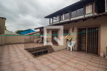 Casa à venda com 238m², 4 quartos e 2 vagas Casa à venda com 238m², 4 quartos e 2 vagasquintal