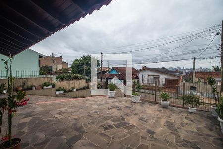 Casa à venda com 238m², 4 quartos e 2 vagas Casa à venda com 238m², 4 quartos e 2 vagasFachada