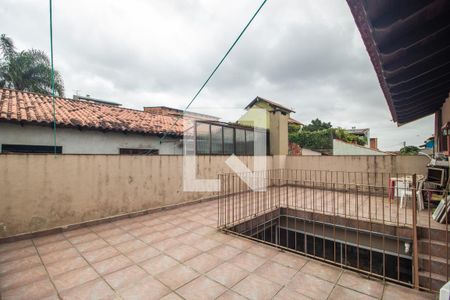 Casa à venda com 238m², 4 quartos e 2 vagas Casa à venda com 238m², 4 quartos e 2 vagasquintal